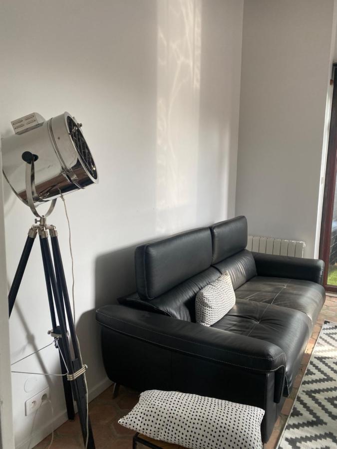 Studio Duplex Avec Spa Et Cour Privee Bonnelles Exteriér fotografie